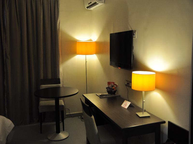 Hotel & Restaurant Farid Дакар Экстерьер фото
