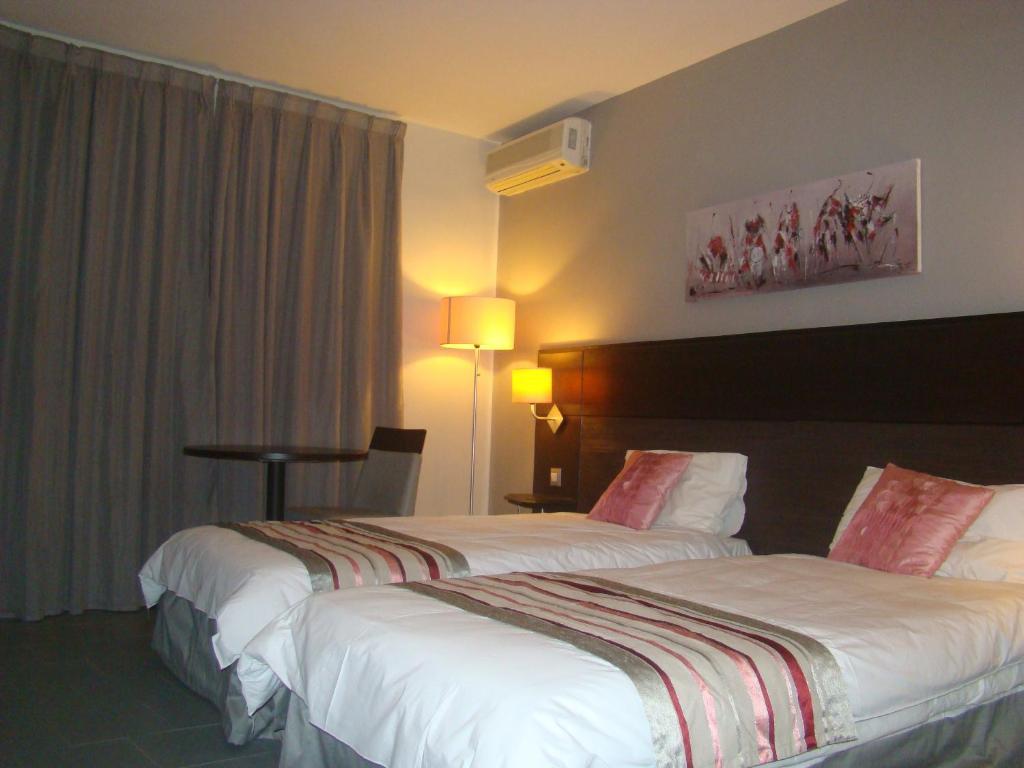 Hotel & Restaurant Farid Дакар Номер фото