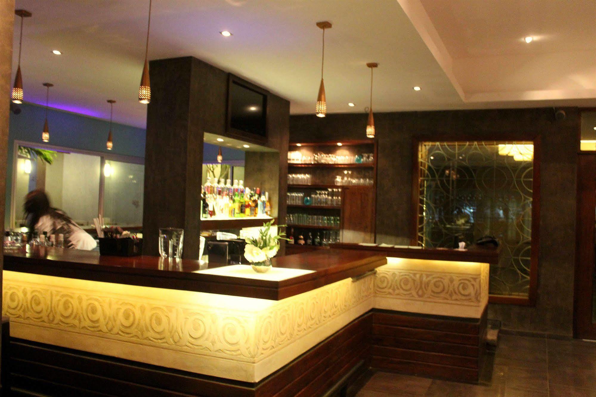Hotel & Restaurant Farid Дакар Экстерьер фото
